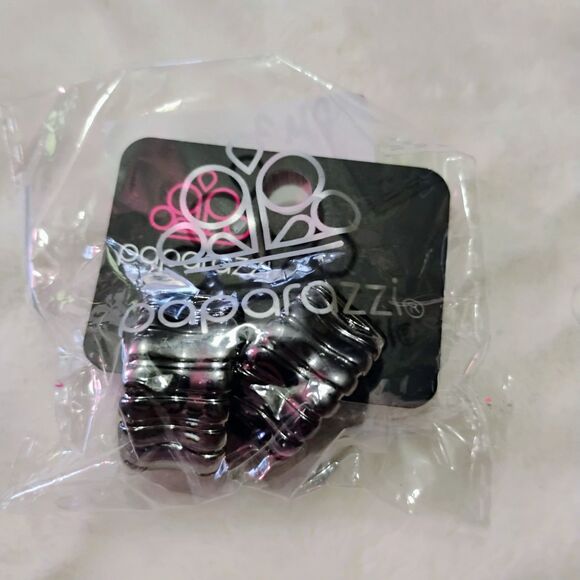 Paparazzi Seamless Sass Black Gunmetal Hoop Earrings Textured Hinge P5HO-BKXX-29 - Picture 4 of 9